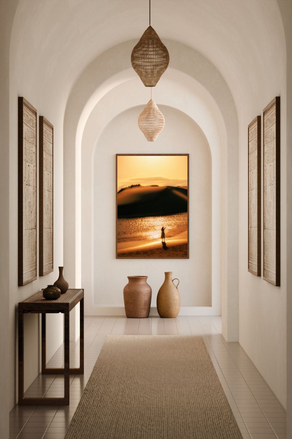 Tirage photo fine art coucher de soleil sur les dunes au Courant d’Huchet avec silhouette d'une femme et reflets dorés sur l’eau 