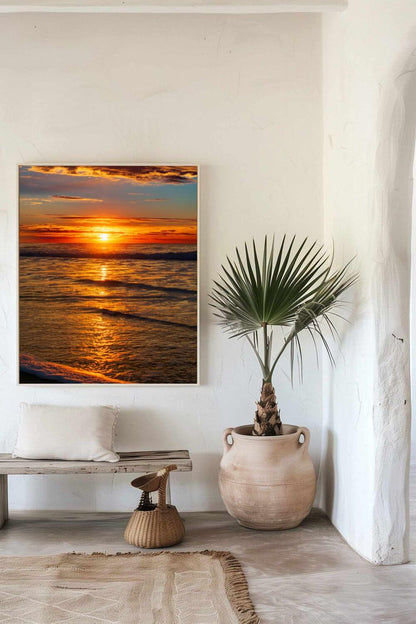 Tirage photo fine art coucher de soleil sur l’océan avec reflets dorés et ciel nuageux