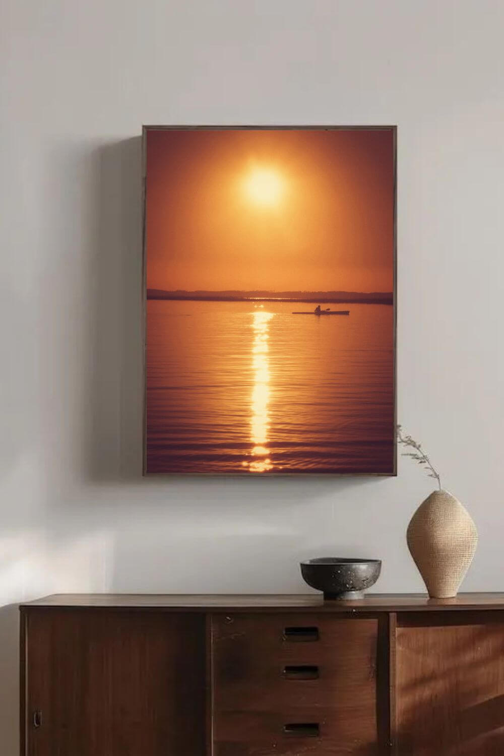 Tirage photo fine art coucher de soleil au lac de Sanguinet avec kayakiste silhouette sur eau dorée