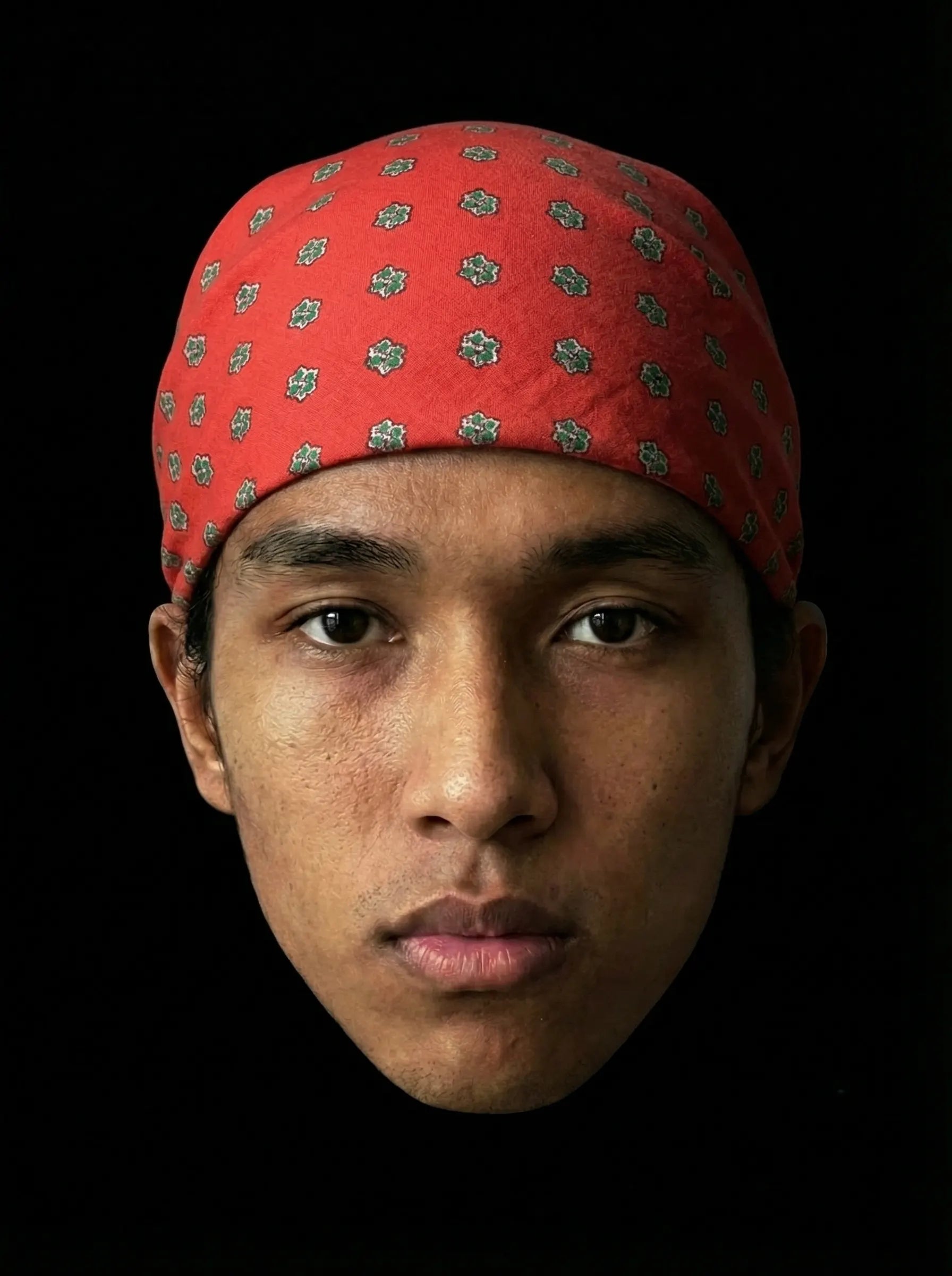 Bandana corail rouge motif médaillon floral vert blanc coton Valdrôme made in France accessoire estival