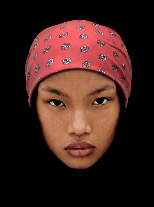Bandana en coton avec médaillon corail et jade, design élégant signé SouldlroW, parfait pour accessoire de mode.